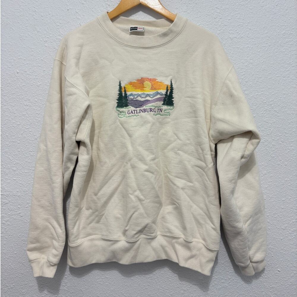 Vintage Embroidered Gatlinburg Sweatshirt 90s Made in USA Tennessee